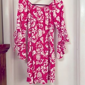 Honeyme Curvy stretchy pink and white dress with bell sleeves. Size XL.